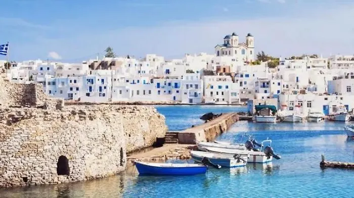 Koukounari Paros * נאוסה